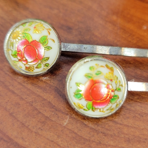 Floral Decorative Hairpins Womens Ivory Set of 2 Bobby Pins Victorian Roses Red - Picture 3 of 7